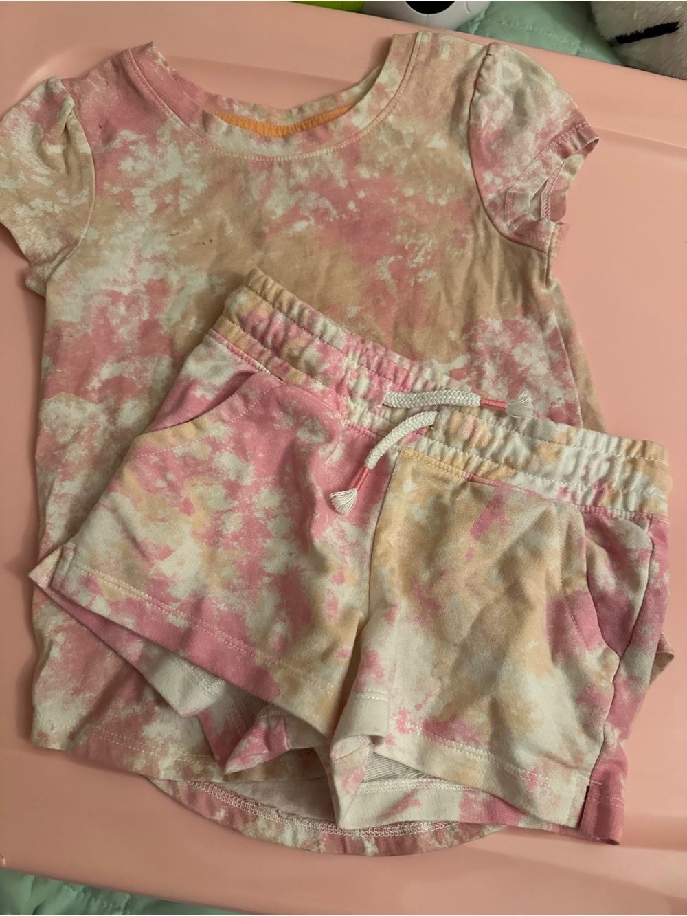 Cat & Jack pink and beige tie-dye set in a 4T